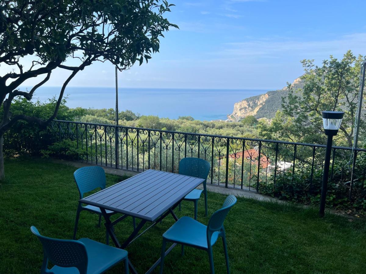 Bikeandclimb B&B Finale Ligure Exterior foto